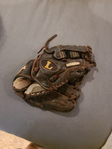 Used Louisville Slugger Right Hand Throw Infield Omaha Baseball Glove 11.75"