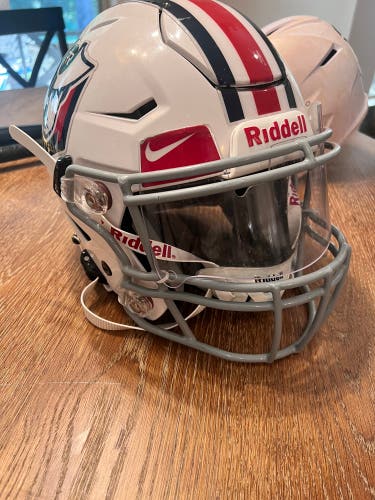 Youth Small Riddell SpeedFlex Helmet With Visor