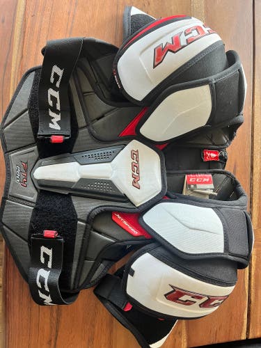 Senior M CCM FT4 Jetspeed Chest plate