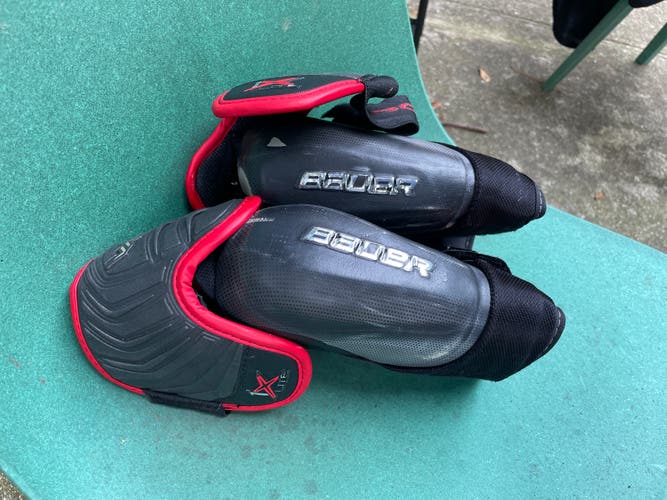 Used Medium Bauer Vapor 1X Lite Elbow Pads
