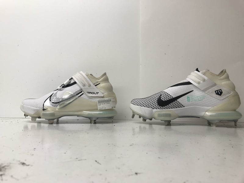 Used Nike TROUT CLEATS Senior 9.5 Baseball and Softball Cleats