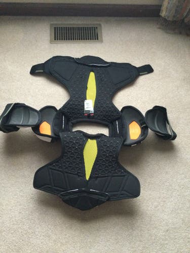 Senior Used Small CCM Ultra Tacks Shoulder Pads