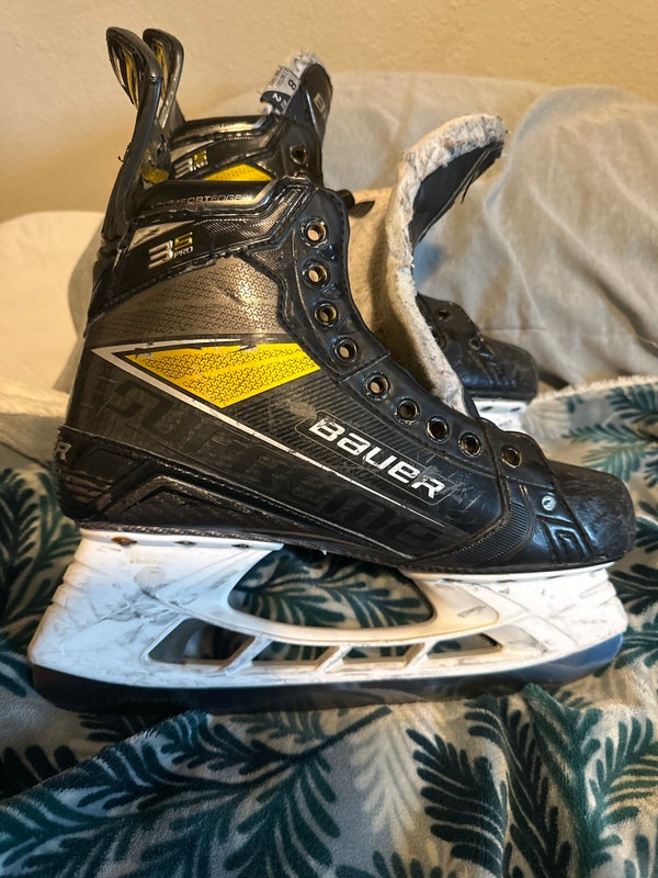Senior Bauer  Size 8 Supreme 3S Pro Hockey Skates