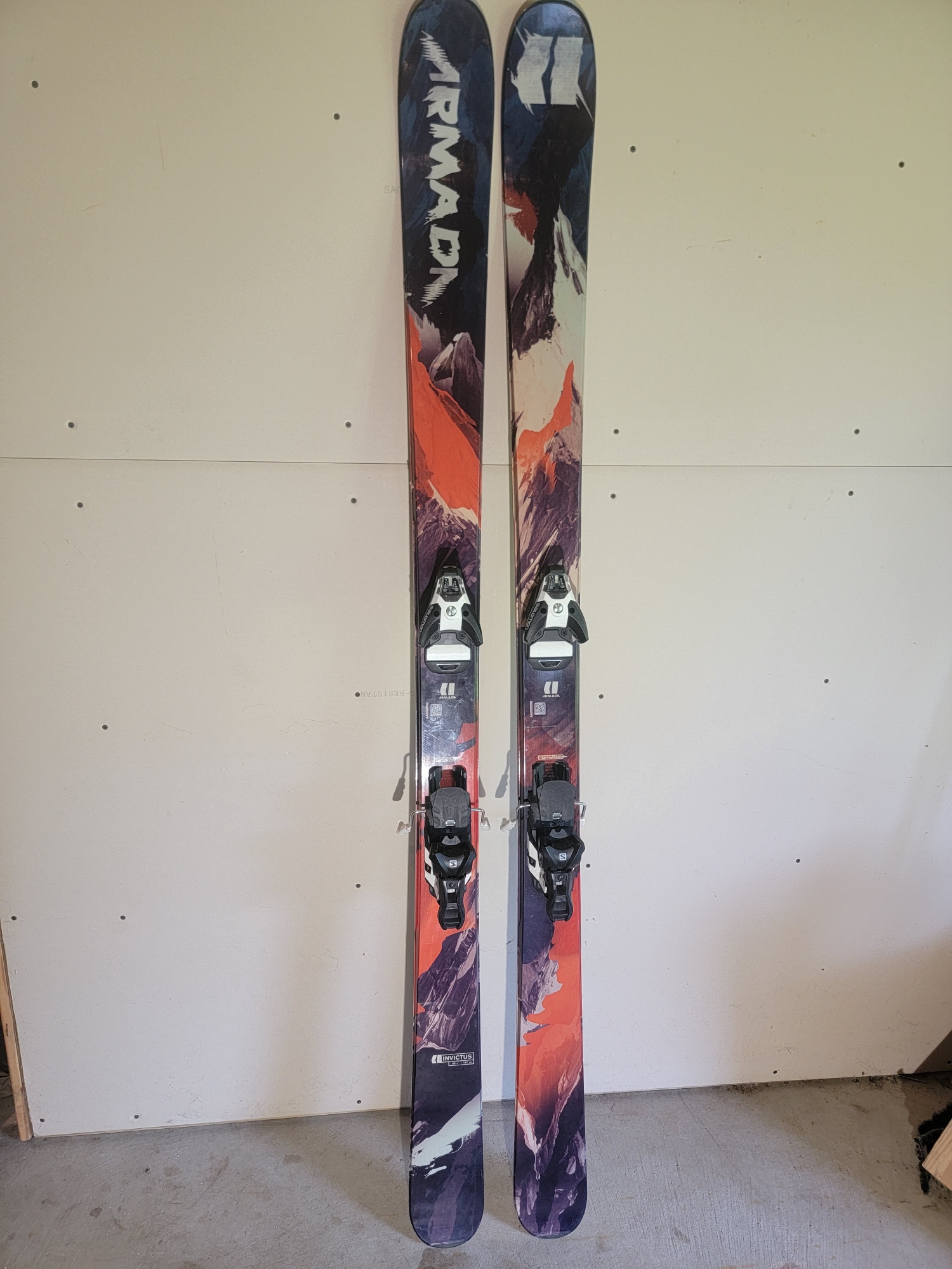 Used Armada Invictus 99Ti 187cm Skis With Bindings