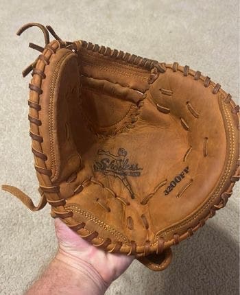 Shoeless Jane Catchers mitt 3200fp