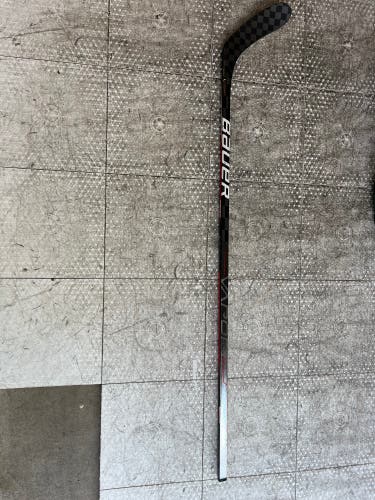 Bauer Hyperlite Hockey Stick, P28, 55flex