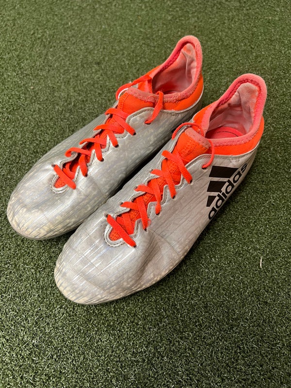 Used Adidas Soccer Cleats (2739)