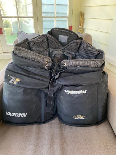 Used XL Vaughn Pro Stock V7 Pro XF Carbon Hockey Goalie Pants