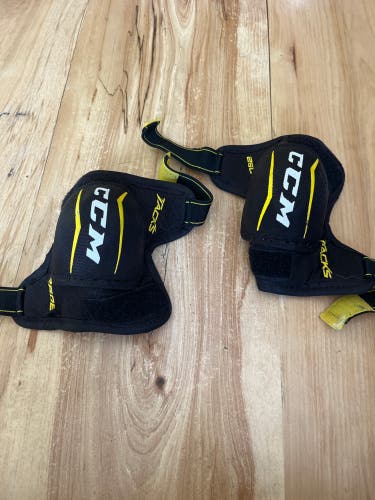 Used Medium CCM Tacks 3092 Elbow Pads