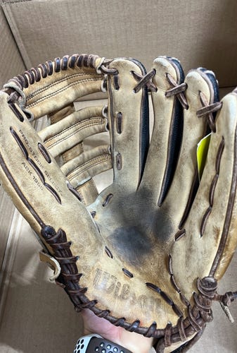 Wilson Used Right Hand Throw 12.5" Baseball Glove