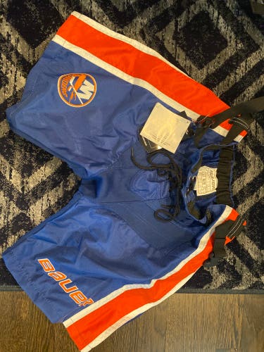 NY Islanders Bauer Shell Junior Medium
