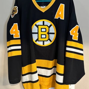Boston Bruins Large Jersey