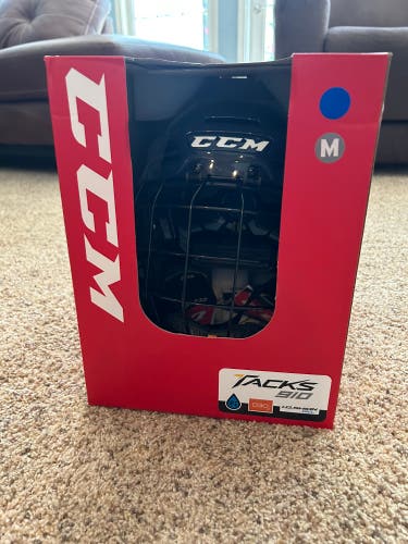 New Medium CCM Tacks 910 Helmet