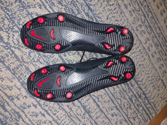 Black Used Men's Size 13 (Women's 14) Nike Cleats