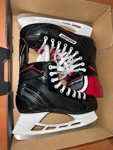New Bauer Regular Width  Size 7 NSX Hockey Skates