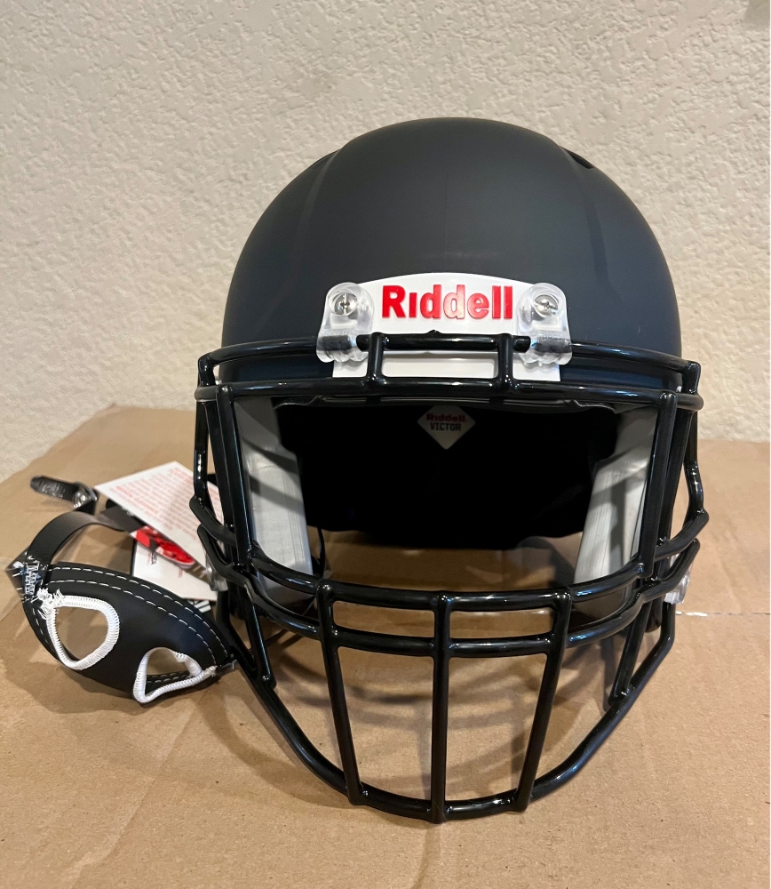 NEW WITH TAGS - Riddell Victor I Football Helmet Youth S/M Matte Black/Black Mask