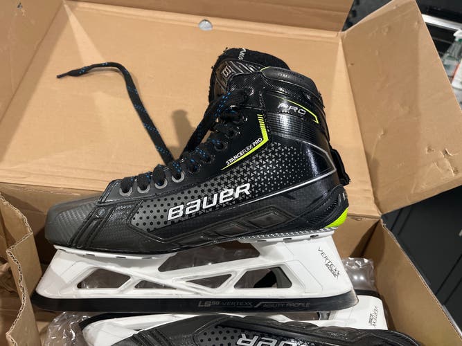Senior Bauer Regular Width  Size 11 Pro Hockey Goalie Skates