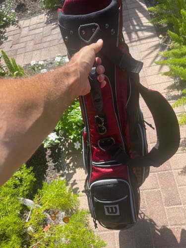 Wilson golf stand bag with shoulder strap  and club dividers