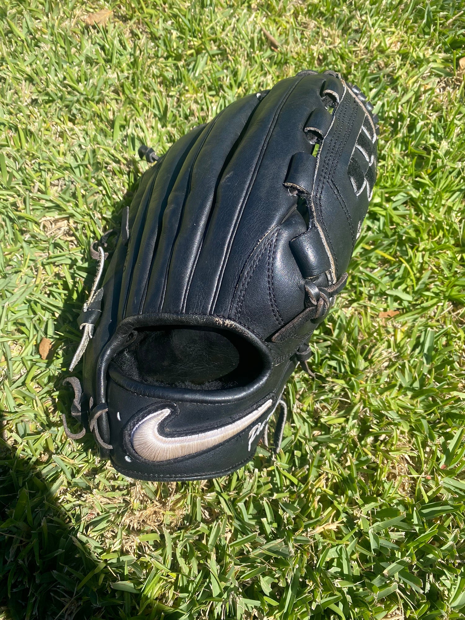 Nike Force Edge H-Web 12.5 in Pitcher/Infield/Outfield Baseball Glove