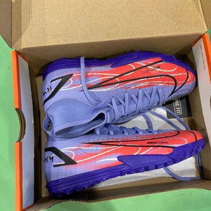 New 2.5 Youth Nike Turf Cleats