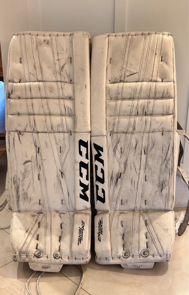 31" CCM Extreme Flex 860 Goalie Leg Pads