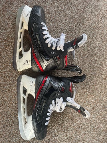 Used Bauer Regular Width Size 4.5 Vapor 2X Hockey Skates