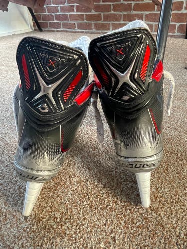 Used Bauer Size 5 Vapor 3X Hockey Skates