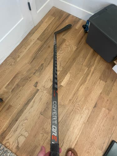 Senior Right Handed Covert QRE10 Hockey Stick