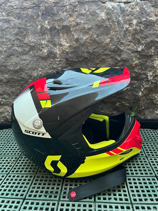 Used Scott 250 Series Kids Youth Large Motocross Helmet (In Great Condition)