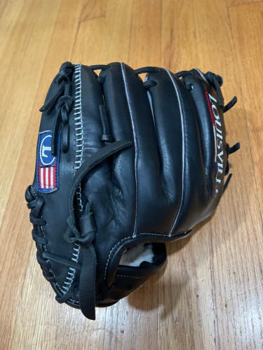 New never used Louisville Slugger Evolution series EV14-BK 11.25 glove