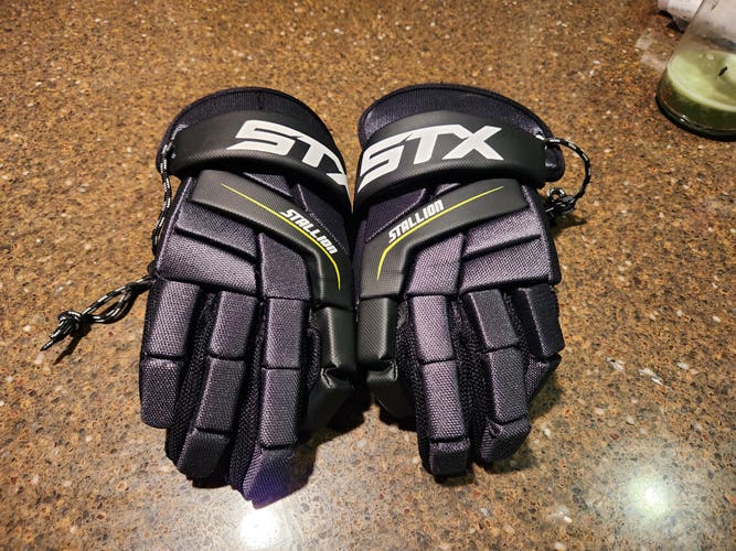 Used STX Stallion 200 Lacrosse Gloves Large