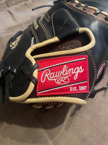 New Rawlings Right Hand Throw Heart of the hide Catcher's Glove 33"