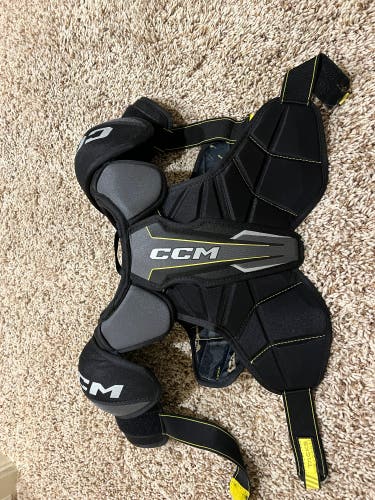 CCM AS 580 Hockey Shoulder Pads-Junior