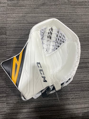 Maxime Legacé (Boston Bruins) New CCM Glove