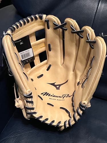 New Right Hand Throw Mizuno Pro Austin Riley Outfield Baseball Glove 12.75"
