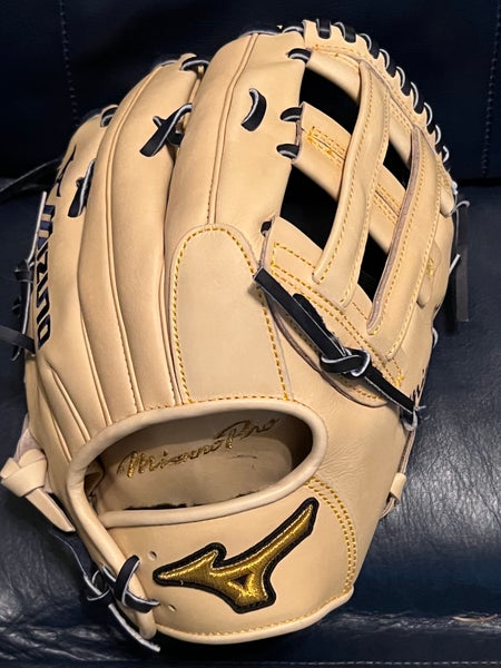 What Pros Wear: Austin Riley's Mizuno Pro Player Model 11.75