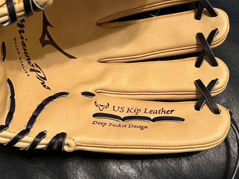 What Pros Wear: Austin Riley's Mizuno Pro Player Model 11.75 Glove - What  Pros Wear