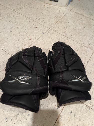 Used Reebok 14" 8K Gloves