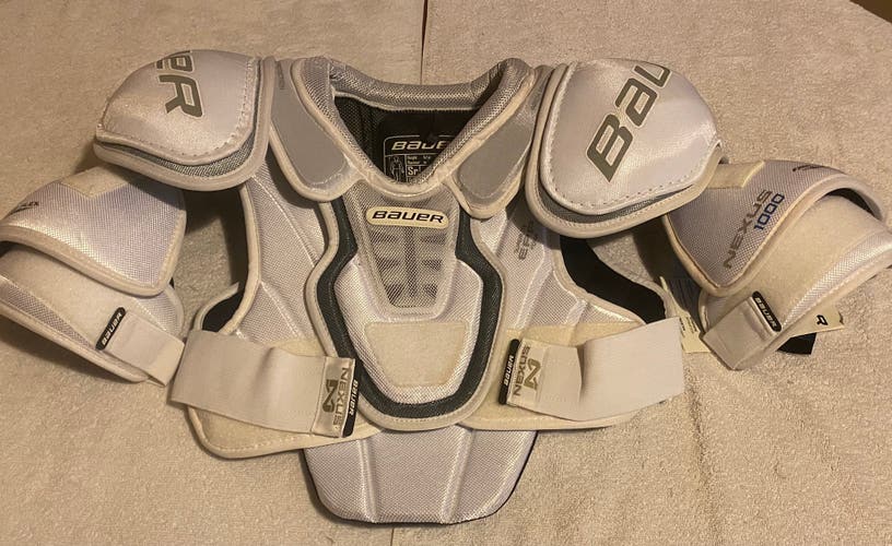 Bauer Hockey Nexus 1000 Shoulder Pads Senior Medium New