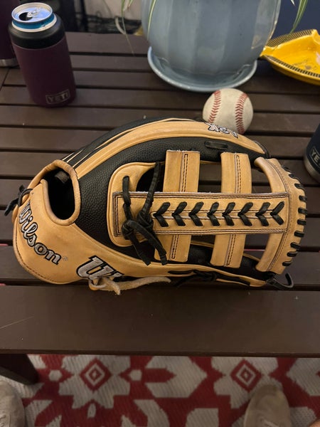 Wilson 2023 A2K 1810SS 12.75” Outfield Baseball Glove