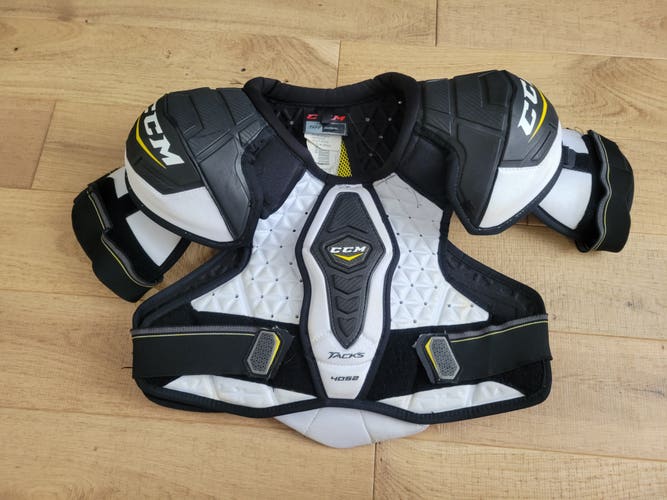 Senior Used Small CCM Tacks 4052 Shoulder Pads