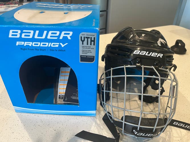 Used Youth Bauer Prodigy Helmet