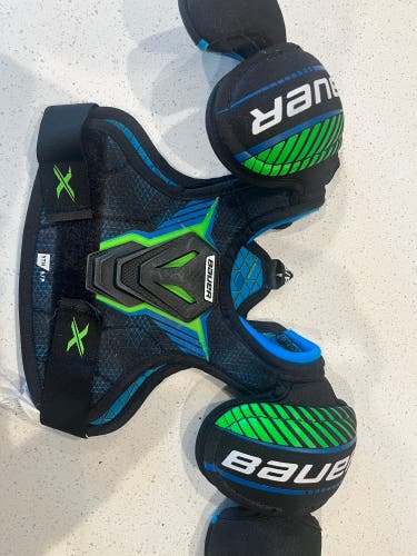 Used Small Bauer Shoulder Pads