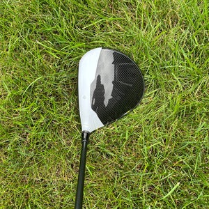 Taylormade M2 D-Type Driver 10.5* Stiff Shaft Mens RH With Head Cover