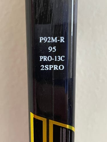 Right Handed P92M 95 Flex Pro Stock Supreme 2S Pro Hockey Stick