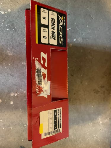 New CCM Regular Width Size 8 Tacks 4092 Hockey Goalie Skates