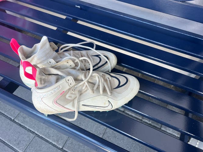 White Youth Used Men's Size 6.5 (Women's 7.5) Nike Mid Top