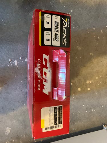 New CCM Regular Width Size 9 Tacks 4092 Hockey Goalie Skates