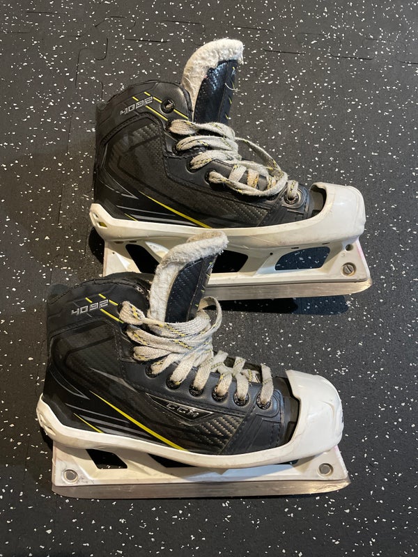 Junior CCM Regular Width Size 3.5 Tacks 4092 Hockey Goalie Skates