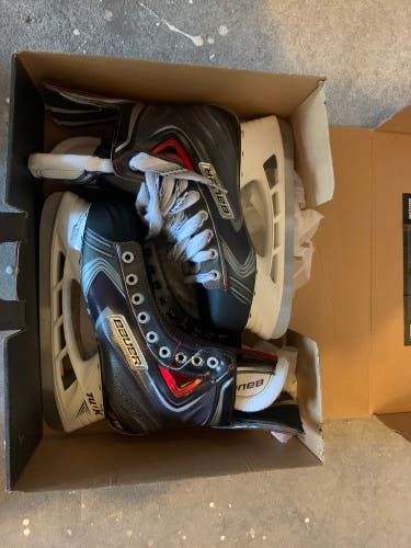New Bauer Size 7 Vapor X100 Hockey Skates